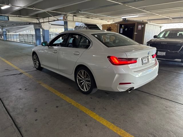 Used 2024 BMW 330i Sedan RWD image 4