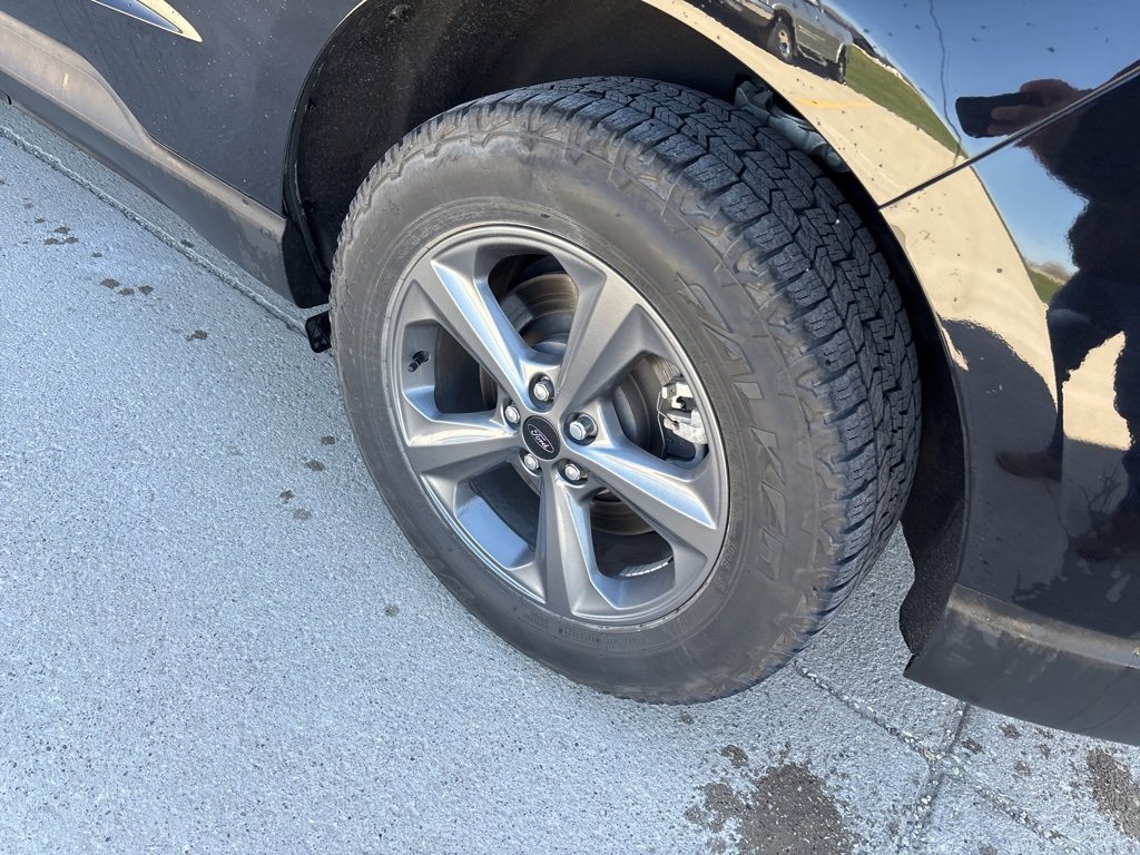 Used 2022 Ford Edge SEL w/ Sport Appearance Package image 8