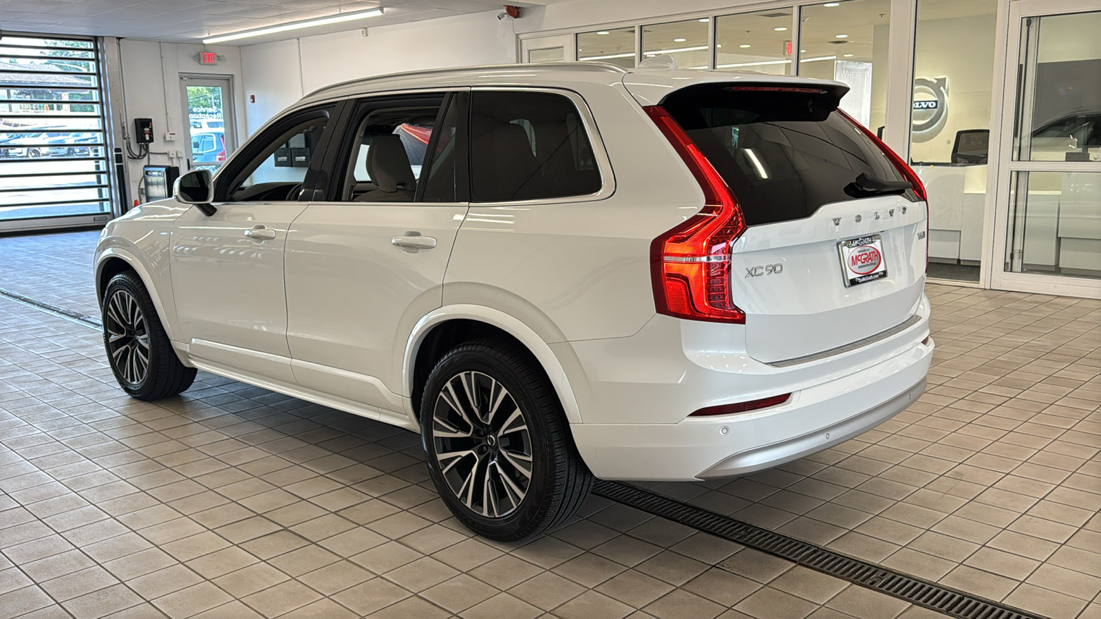 Used 2022 Volvo XC90 T6 Momentum w/ Advanced Package AWD/4WD image 7