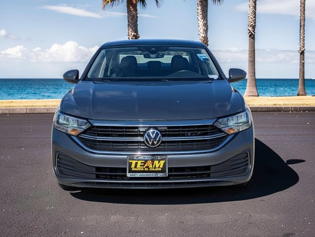 Used 2024 Volkswagen Jetta SE FWD image 3