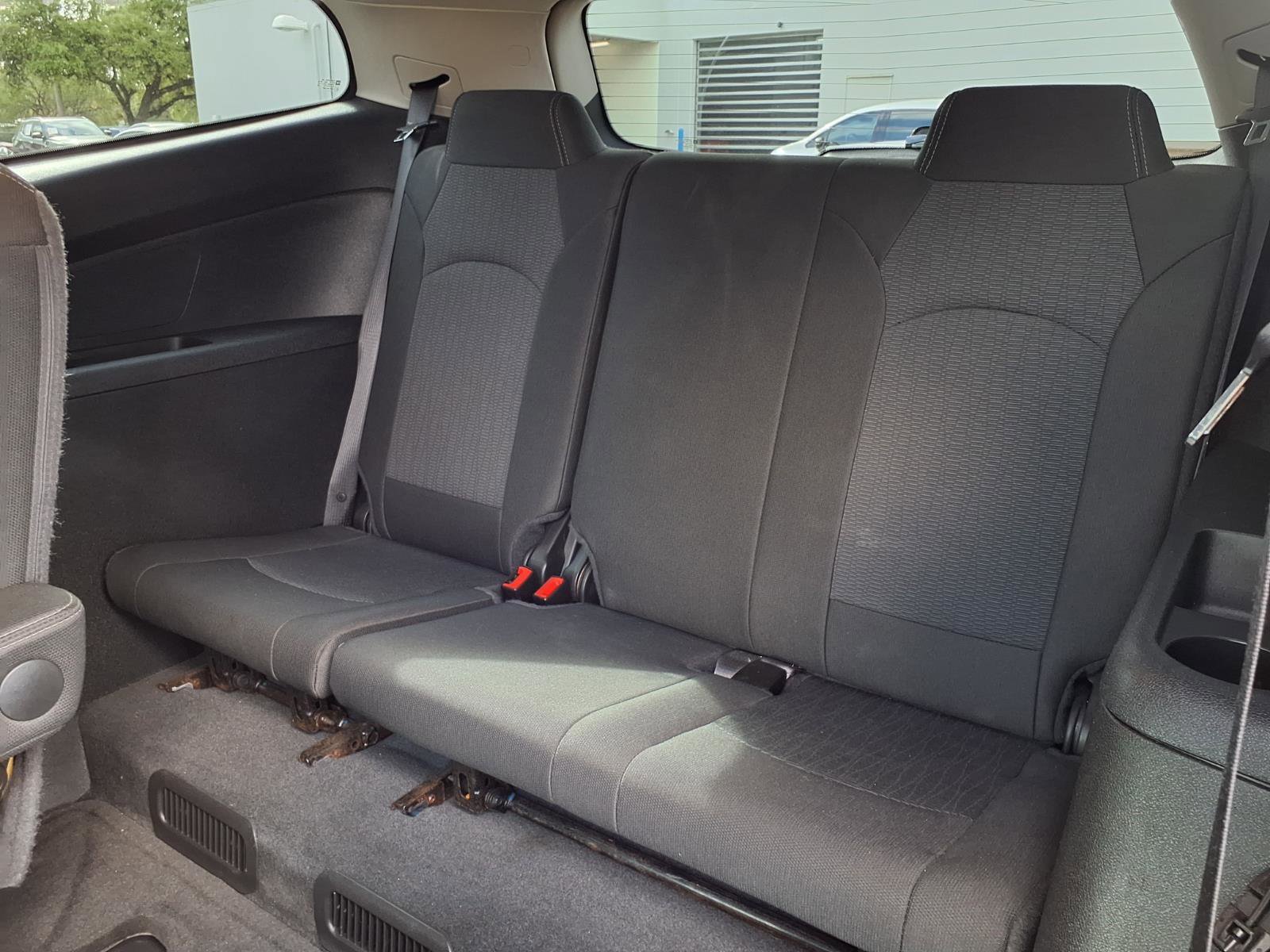 Used 2017 Chevrolet Traverse LT w/ Style and Technology Package image 19