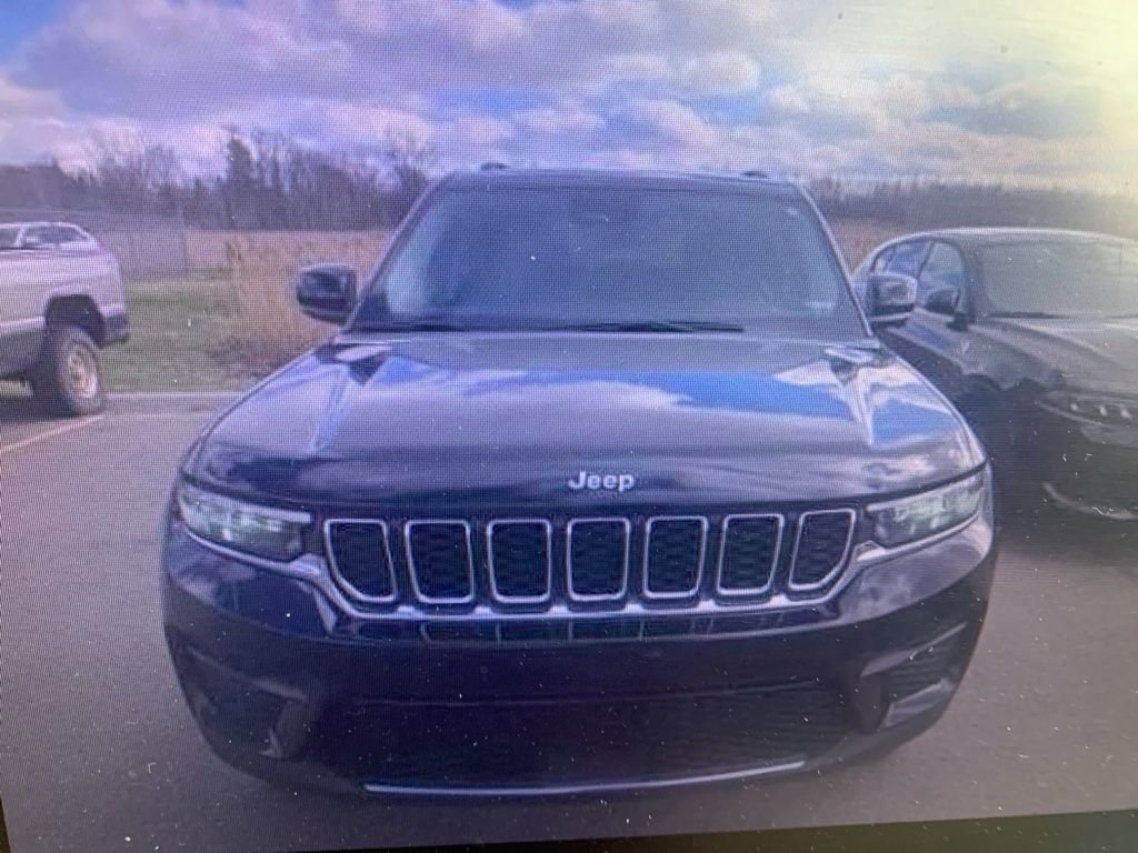 Used 2023 Jeep Grand Cherokee Laredo w/ Trailer Tow Prep Group (B) image 12