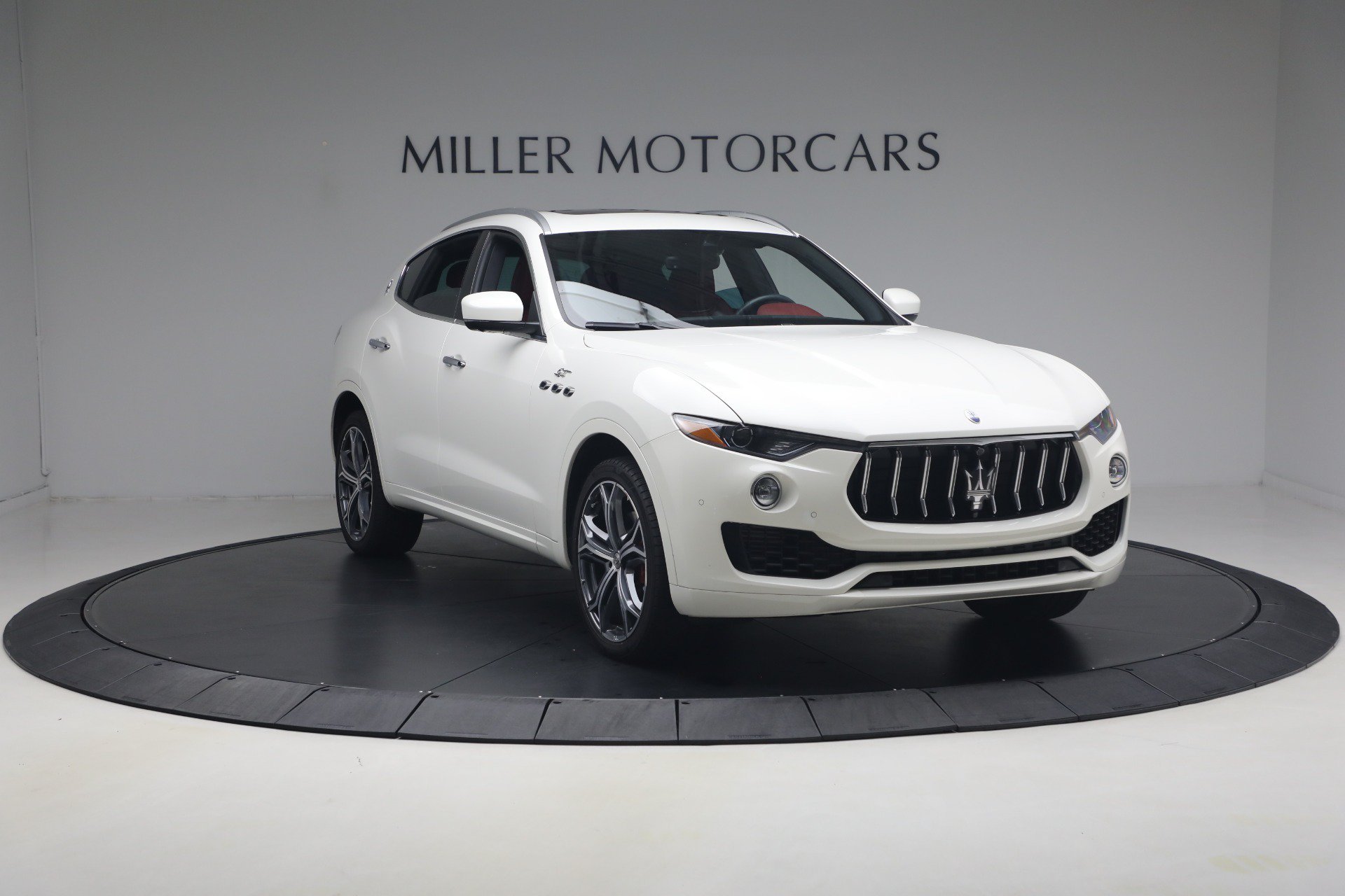Certified 2023 Maserati Levante GT AWD/4WD image 11