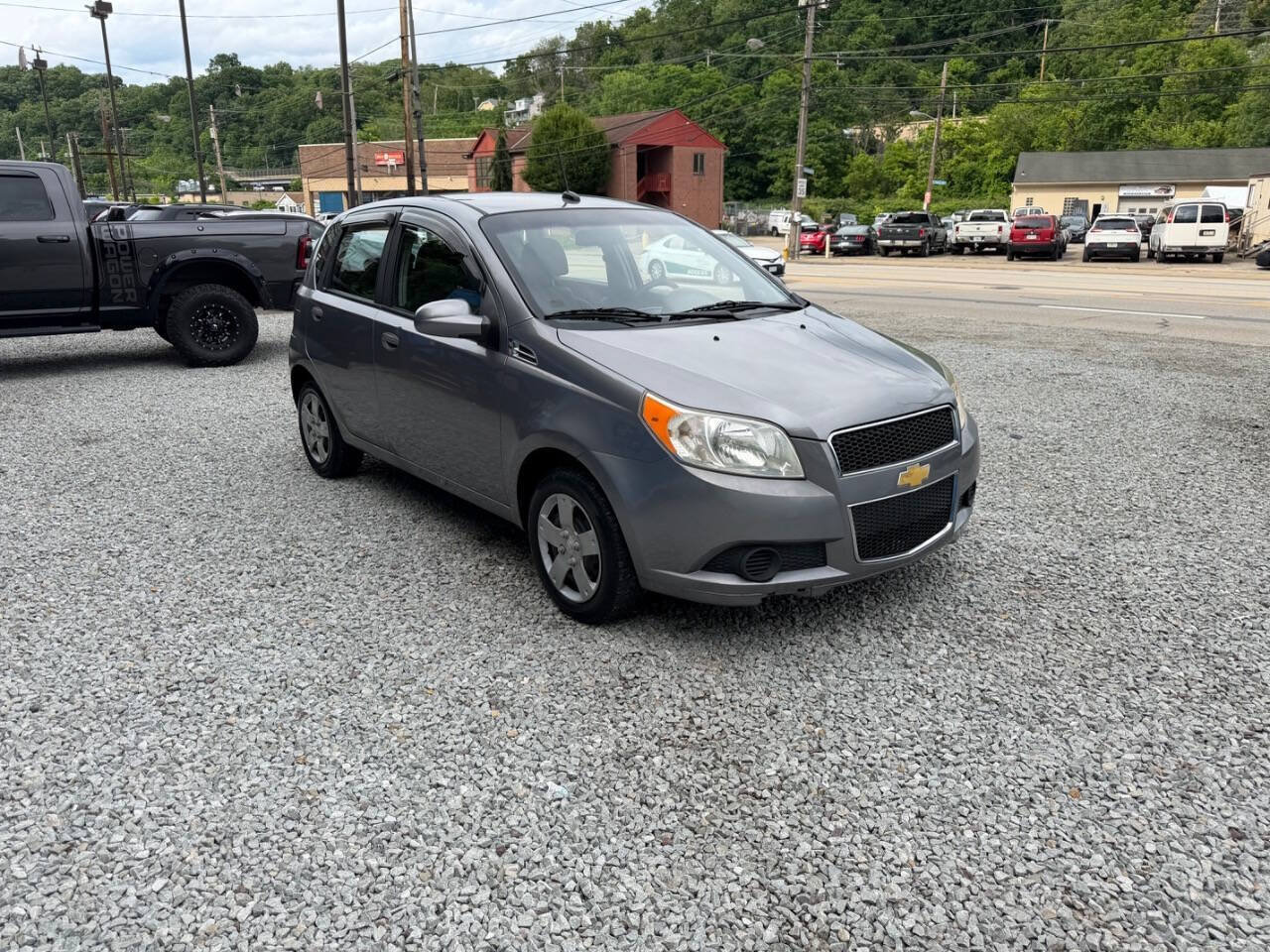 Used 2010 Chevrolet Aveo5 LT w/ Power and Convenience Package FWD image 6