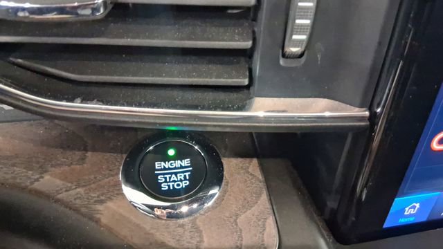 Used 2020 Ford Explorer Platinum w/ Premium Technology Package image 32