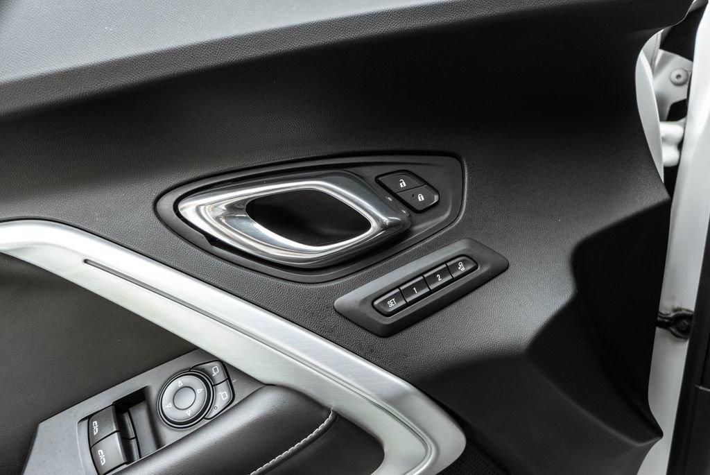Used 2019 Chevrolet Camaro SS RWD image 15