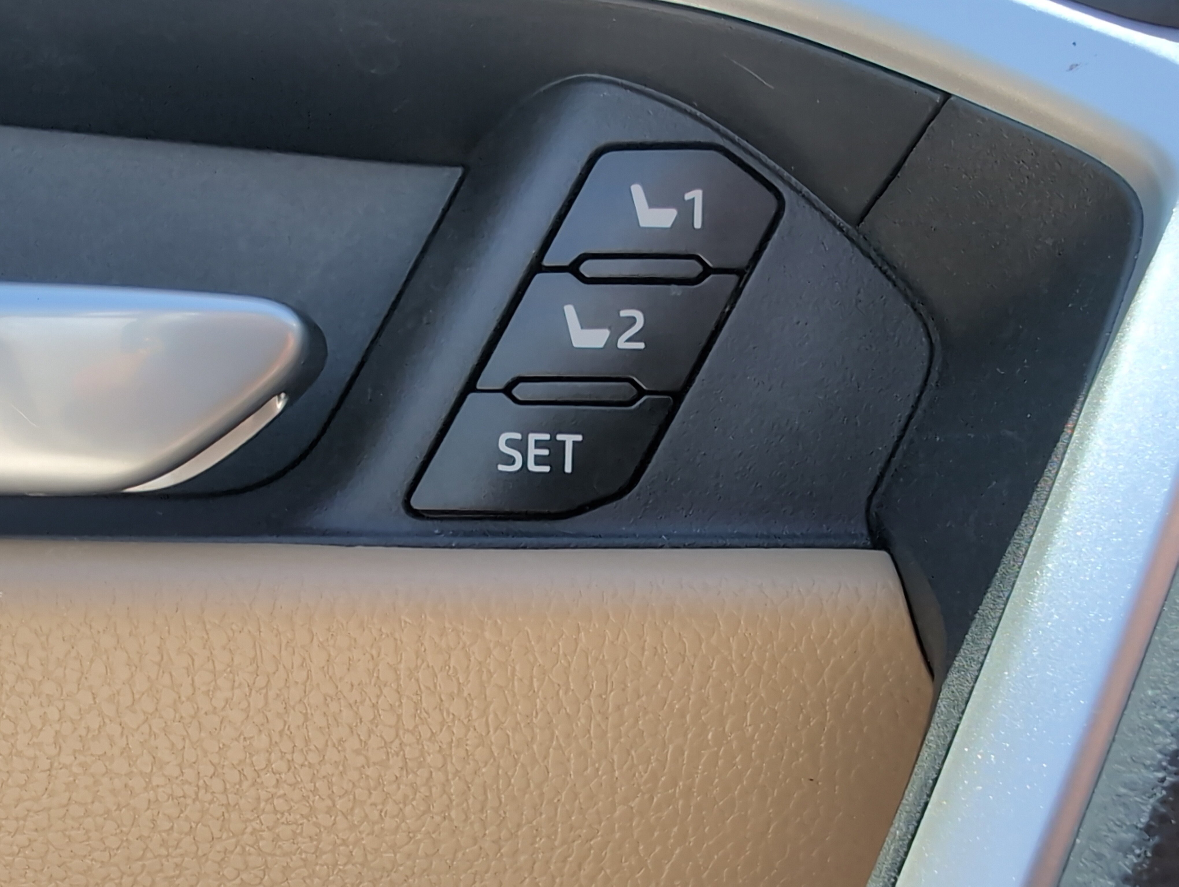 Certified 2023 Toyota RAV4 XLE Premium AWD/4WD image 40