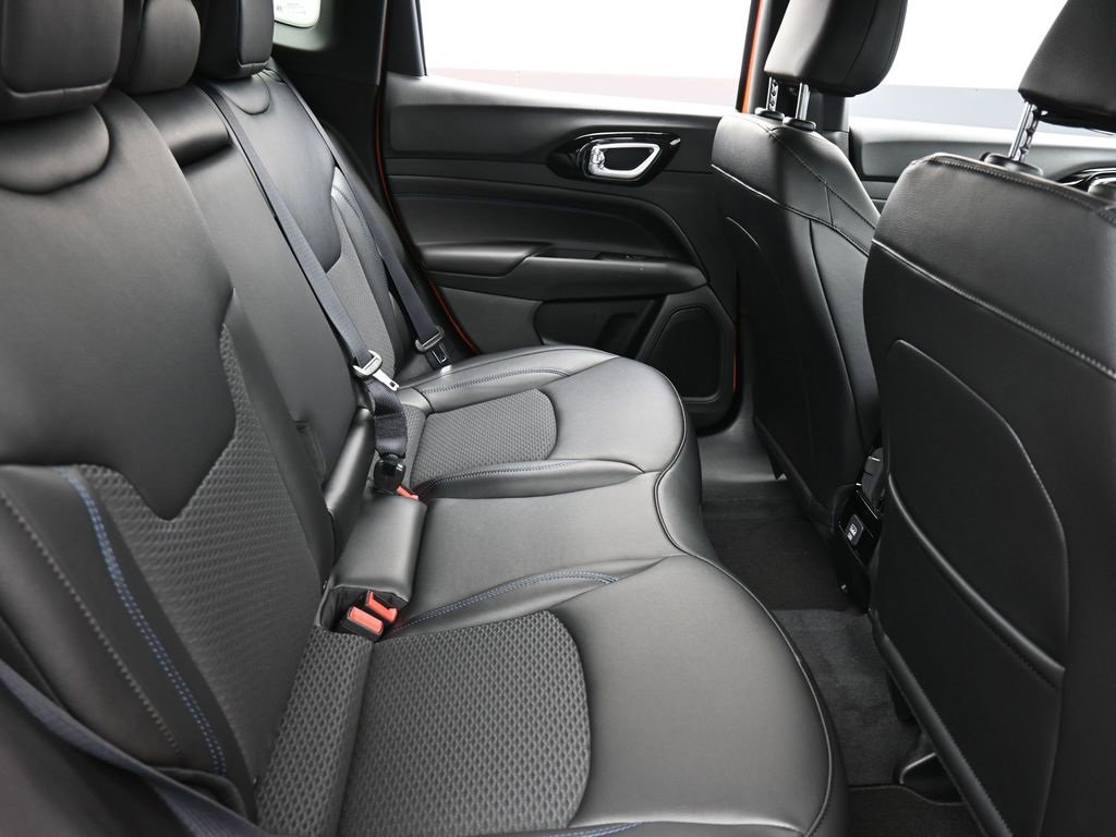 New 2026 Jeep Compass Latitude image 16