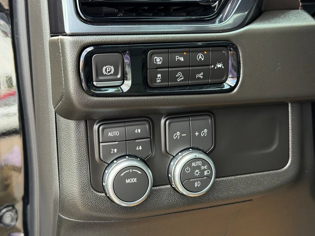 Used 2026 GMC Yukon XL AT4 w/ AT4 Premium Package AWD/4WD image 25