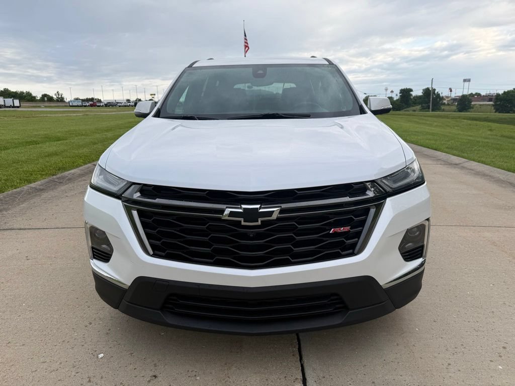 Used 2023 Chevrolet Traverse RS w/ LPO, Floor Liner Package FWD image 11