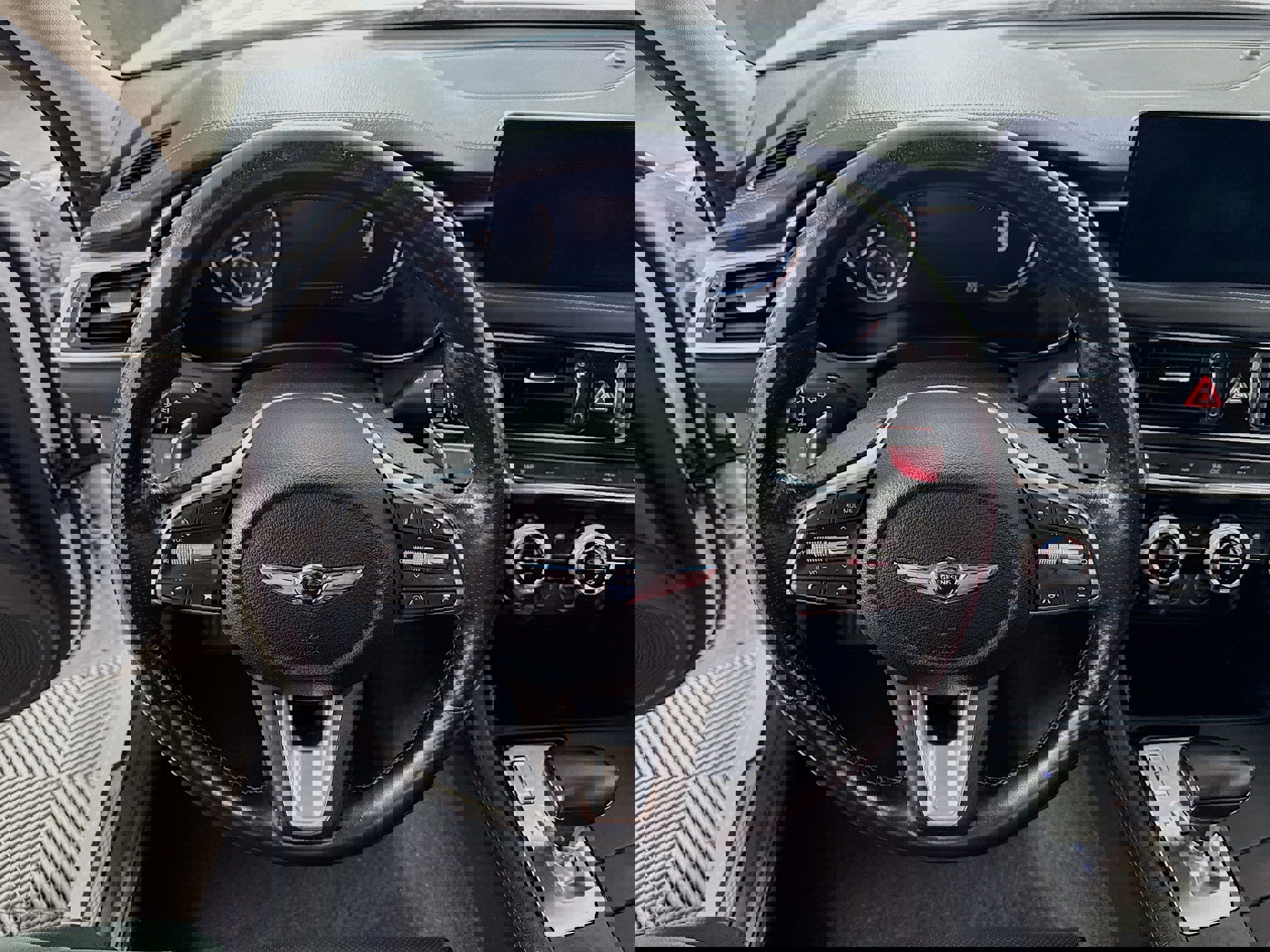 Used 2022 Genesis G70 2.0T image 15