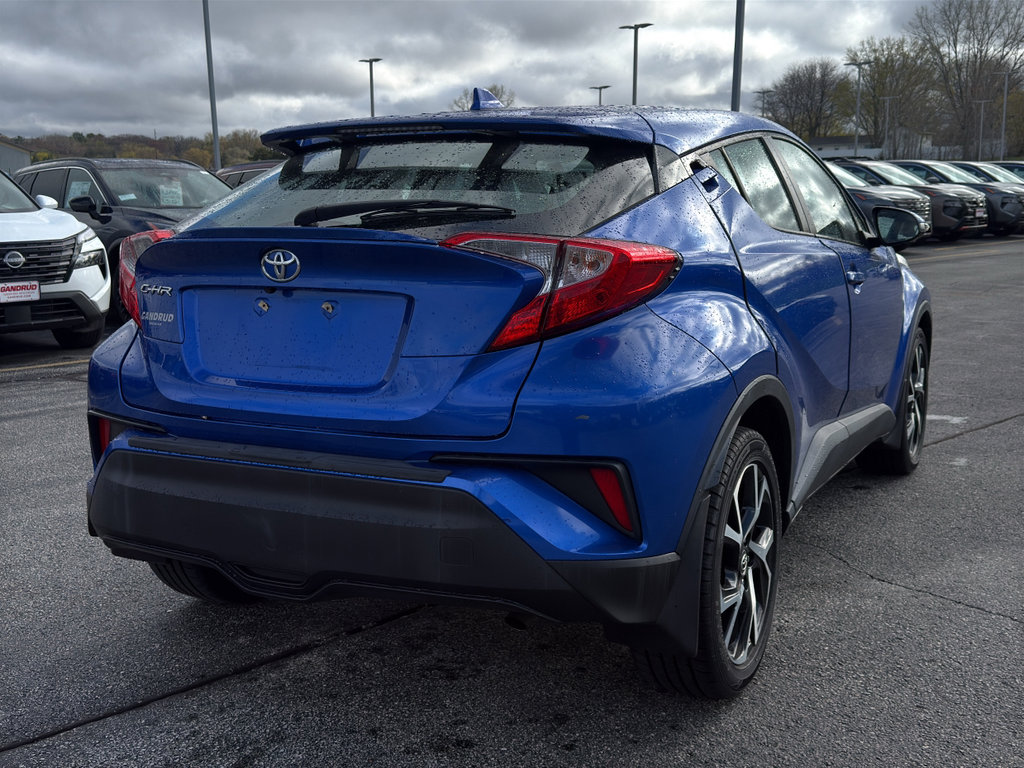 Used 2018 Toyota C-HR XLE FWD image 5