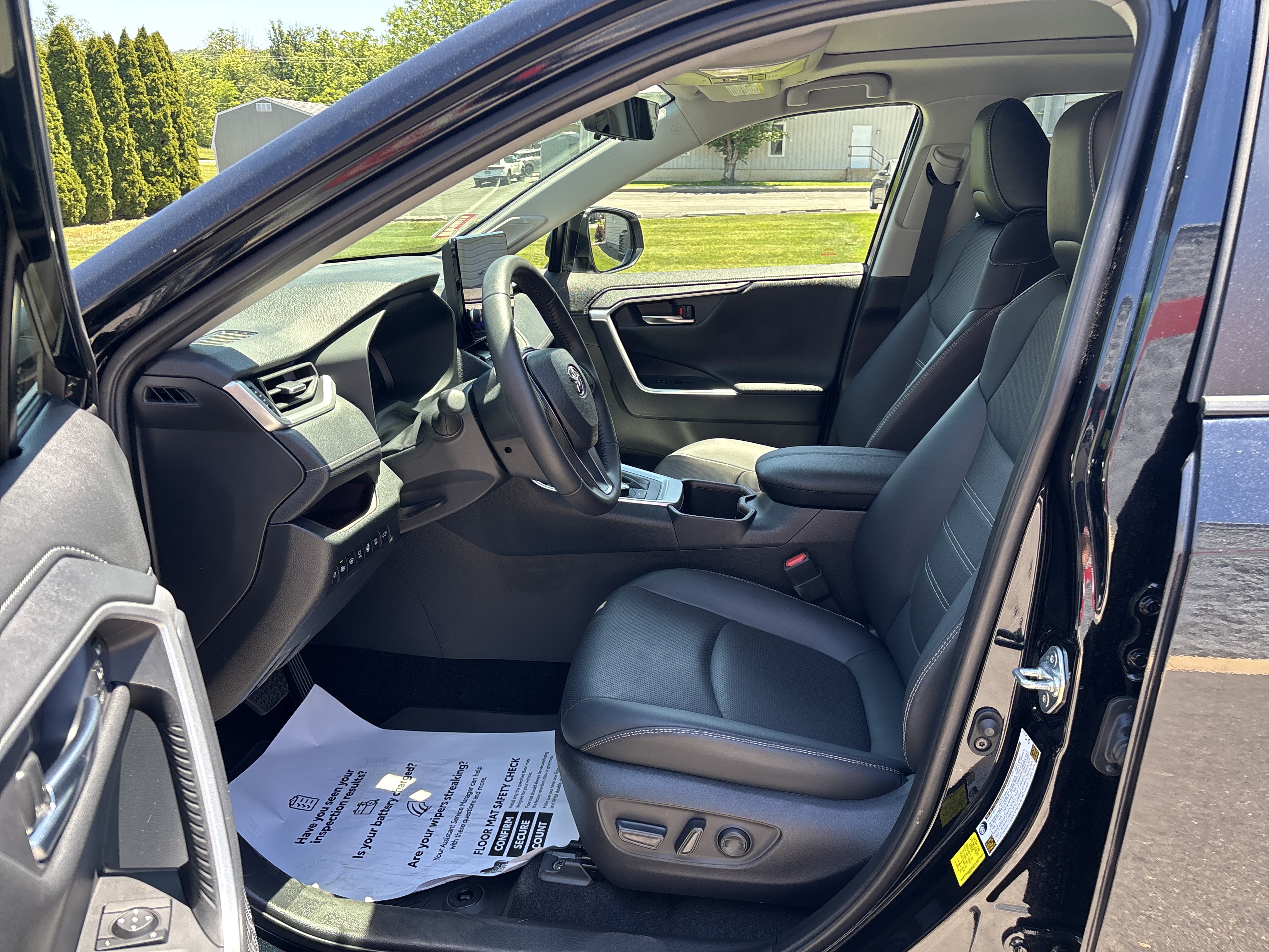 Certified 2025 Toyota RAV4 Limited w/ Advanced Technology Package AWD/4WD image 13