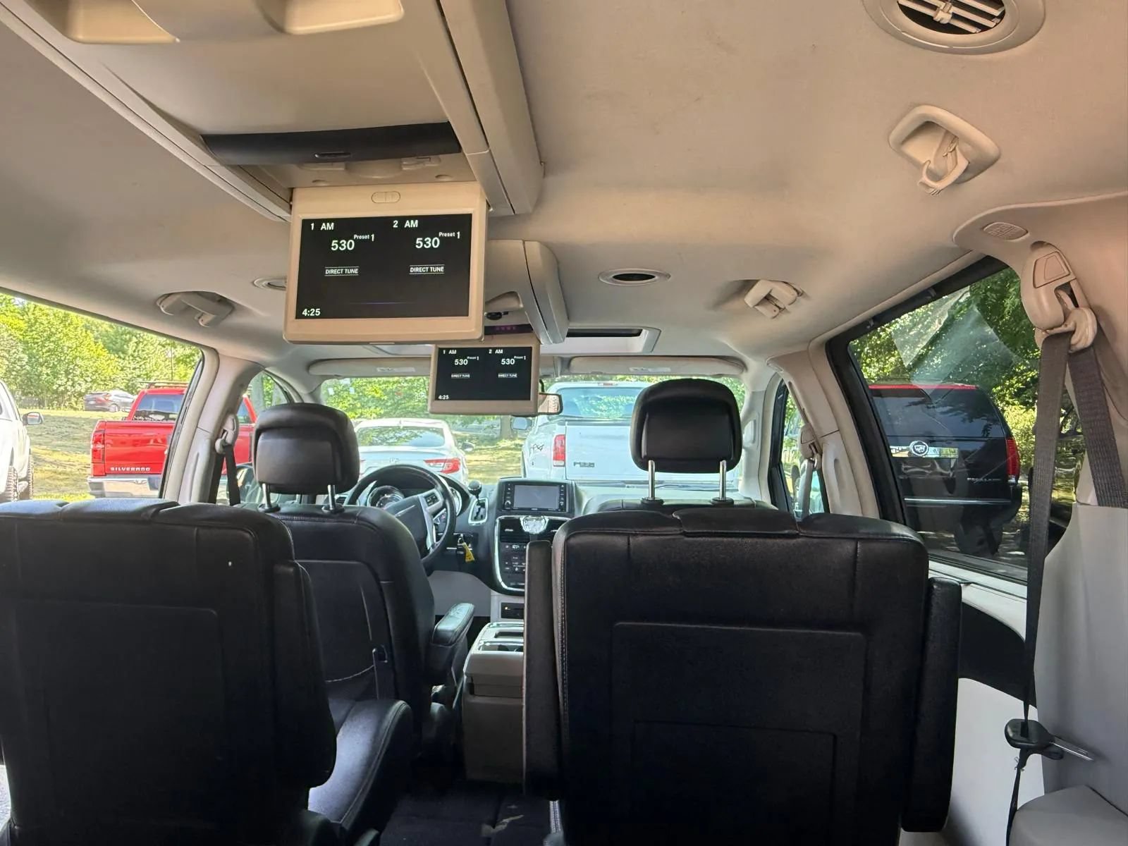 Used 2014 Chrysler Town & Country Touring-L w/ Driver Convenience Group FWD image 17