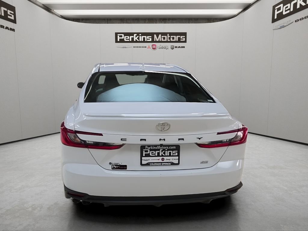 Used 2025 Toyota Camry SE image 4