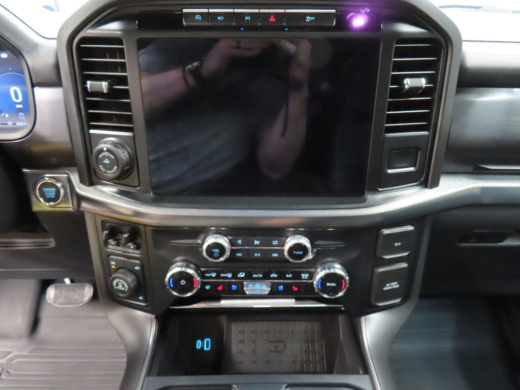 Used 2024 Ford F150 Lariat w/ Bed Utility Package AWD/4WD image 16