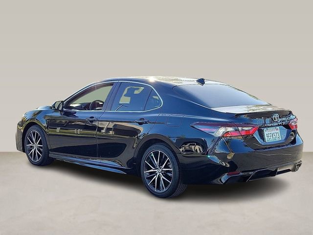 Used 2023 Toyota Camry SE image 4