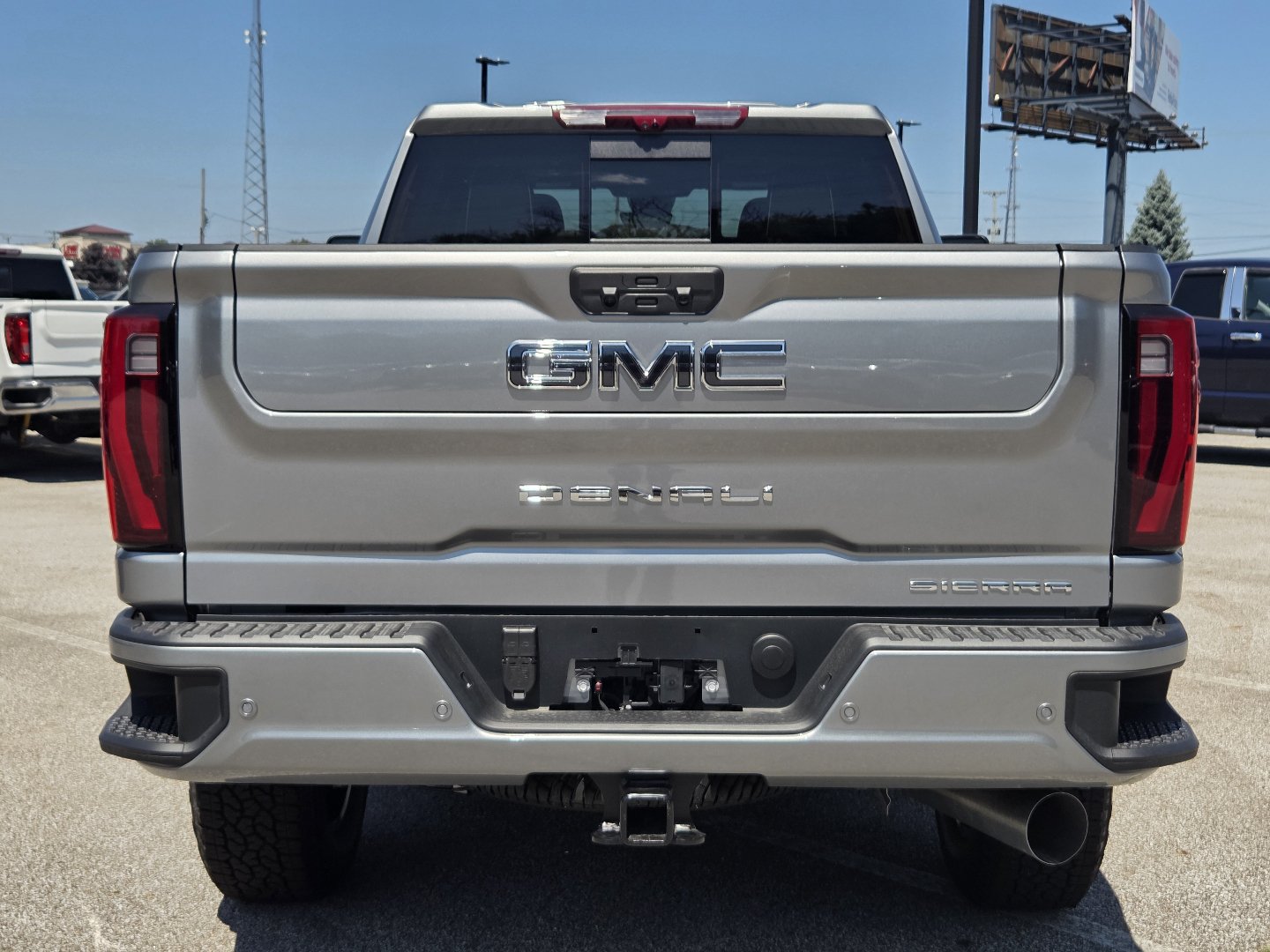 New 2026 GMC Sierra 2500 Denali Ultimate AWD/4WD image 17