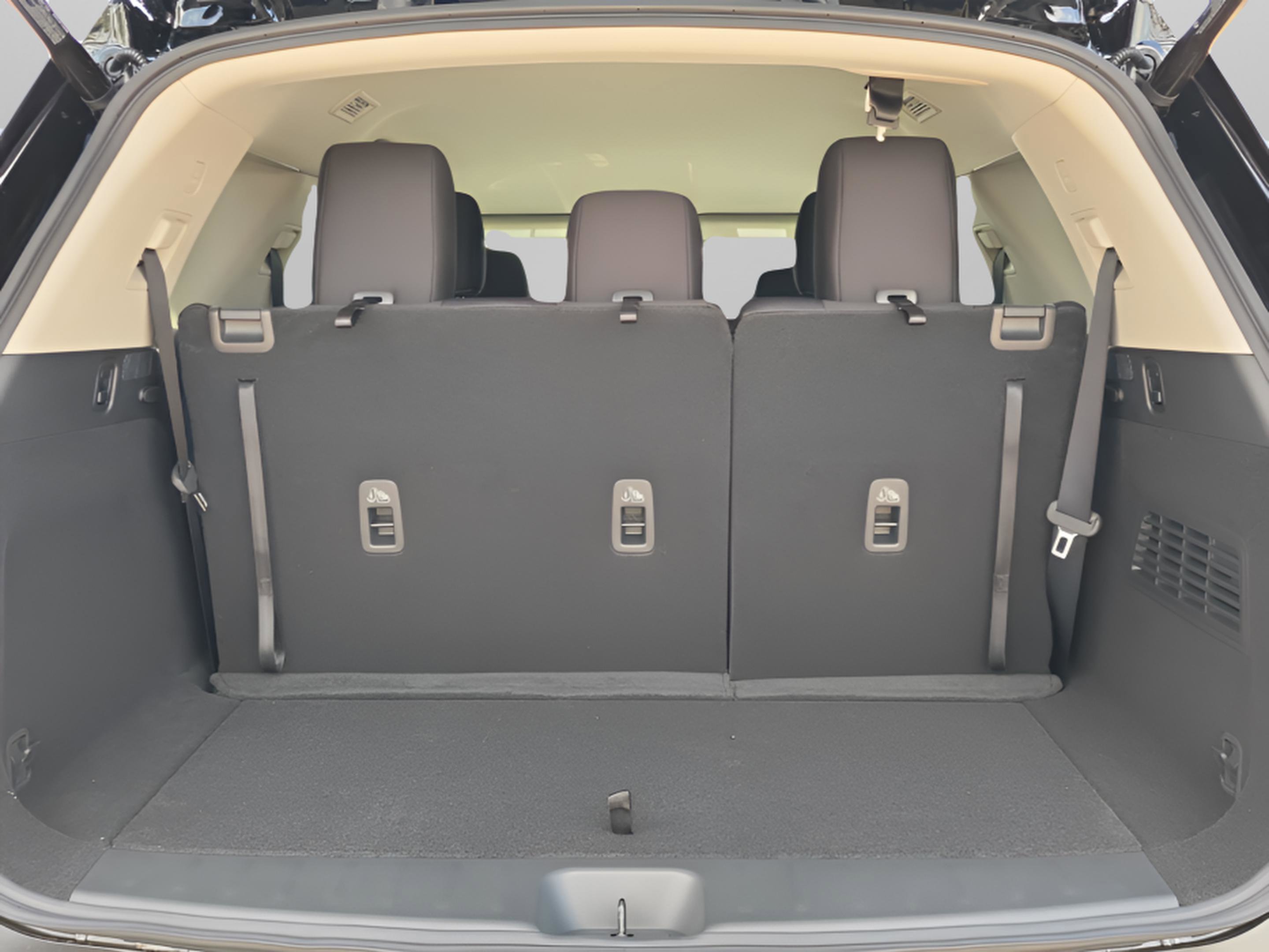 New 2026 Nissan Pathfinder SV image 8