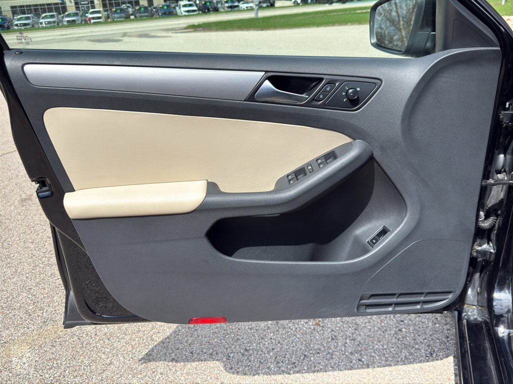 Used 2017 Volkswagen Jetta SE FWD image 19