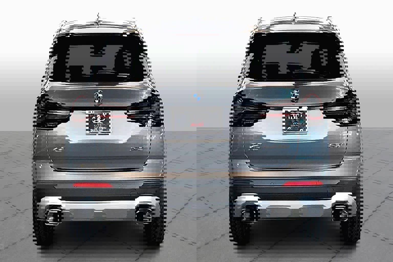 Used 2024 BMW X3 xDrive30i w/ Parking Assistance Package image 5