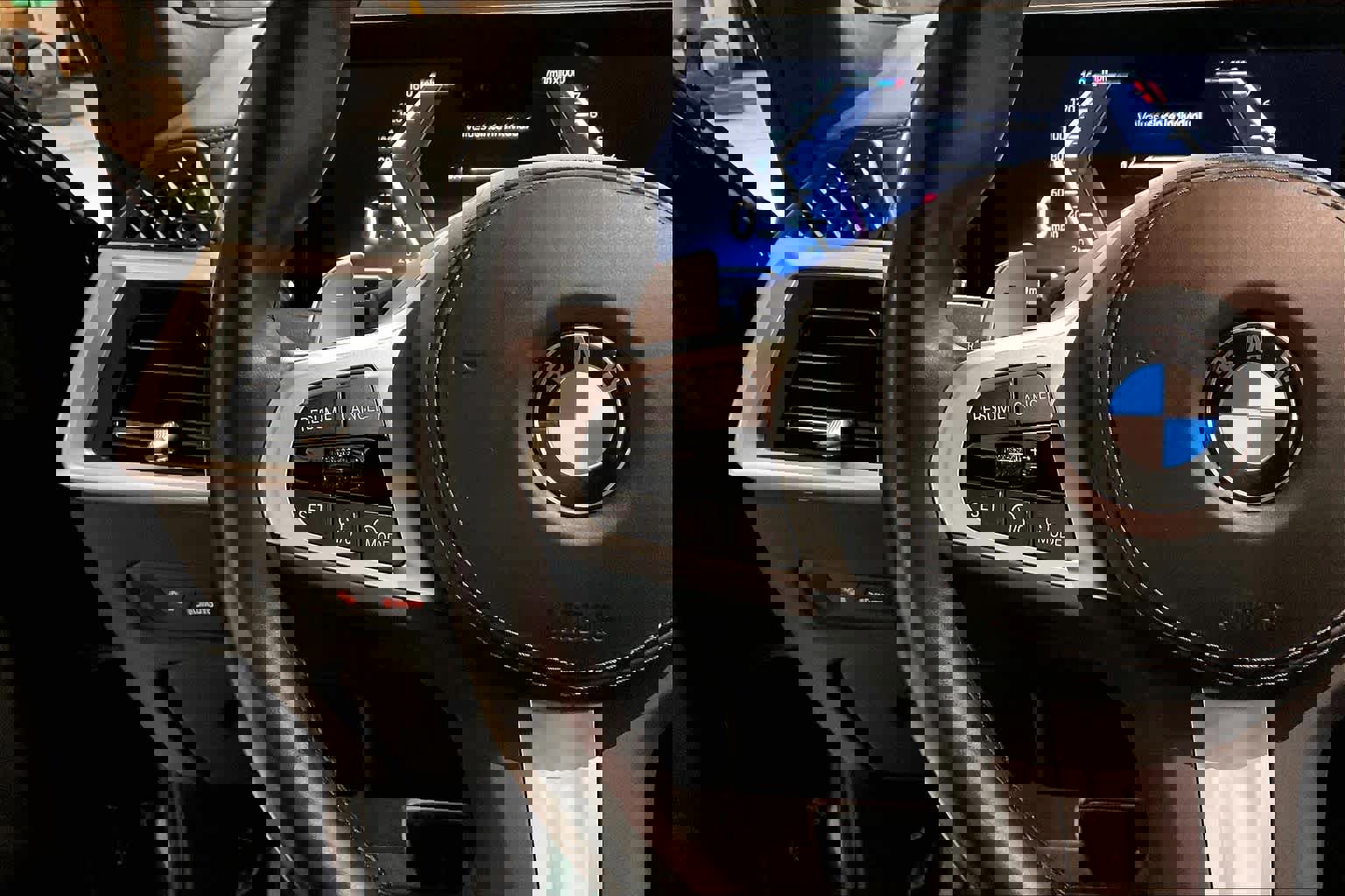 Used 2024 BMW X5 xDrive40i w/ Executive Package image 23