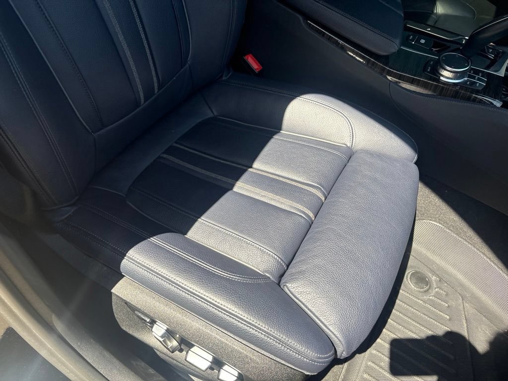 Used 2020 BMW M550i xDrive AWD/4WD image 28