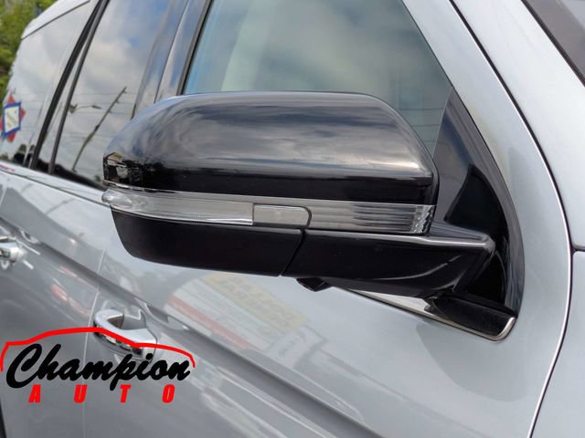 Used 2019 Lincoln Navigator Select w/ Technology Package RWD image 14