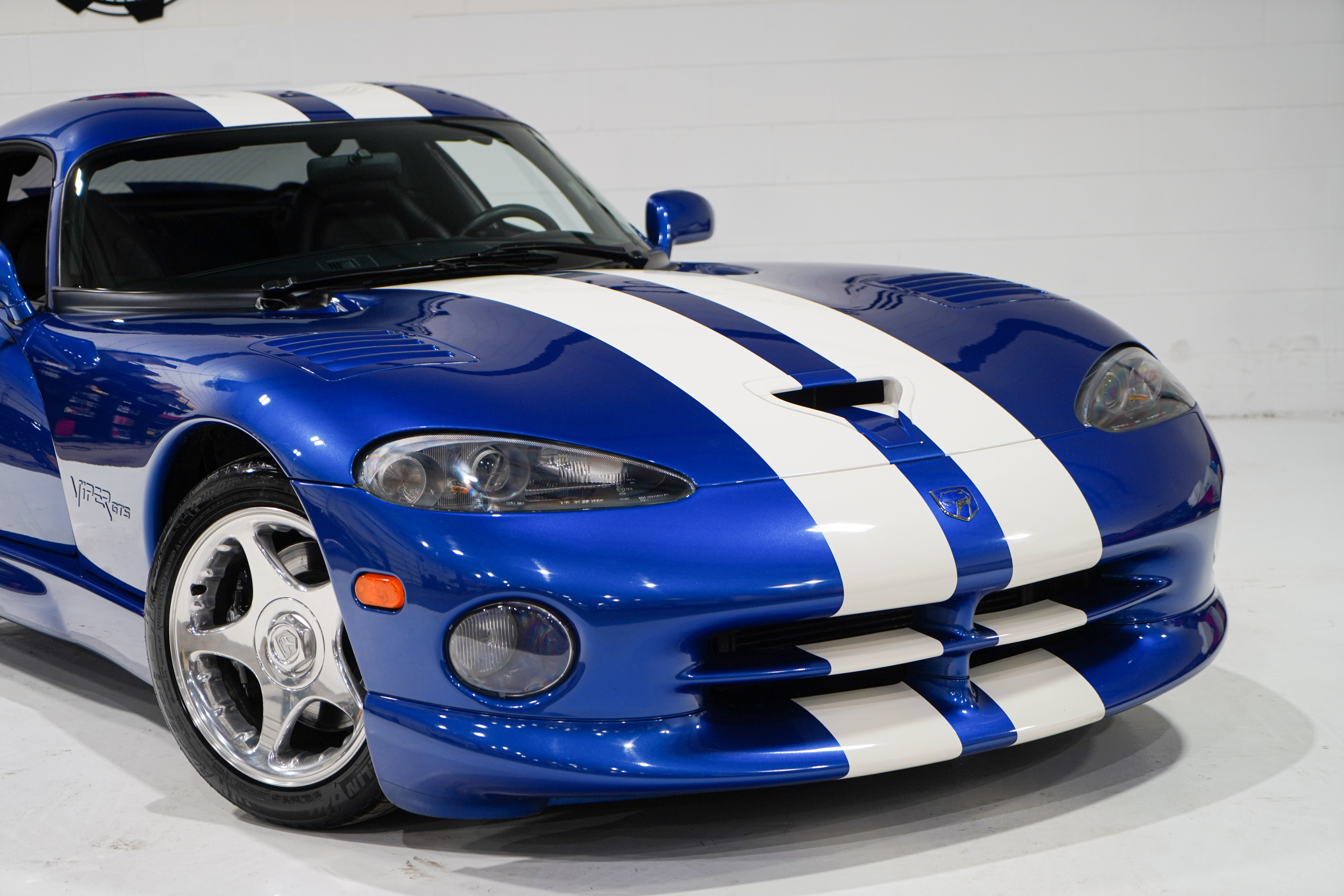 Used 1997 Dodge Viper GTS RWD image 14