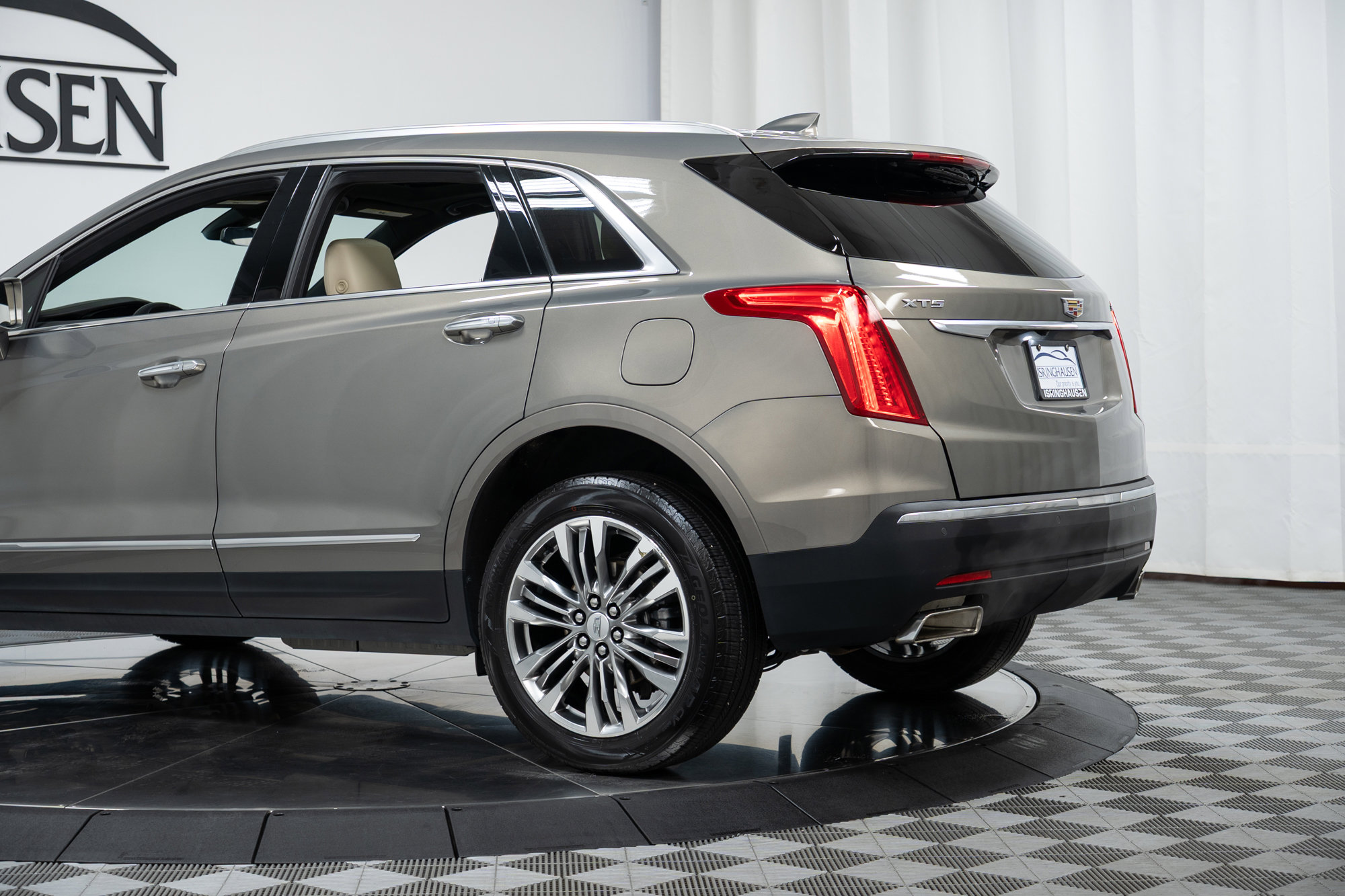 Used 2017 Cadillac XT5 Premium Luxury image 29