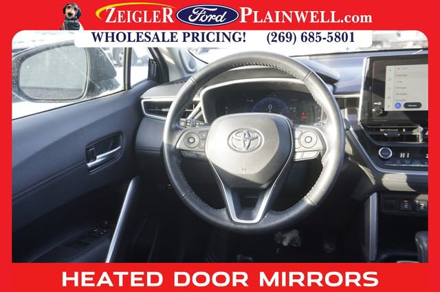 Used 2023 Toyota Corolla Cross XLE w/ Convenience Package image 10