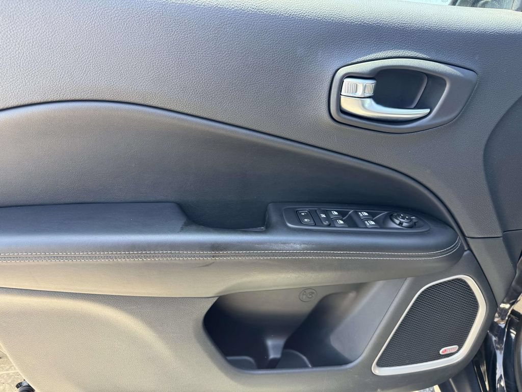 Used 2019 Jeep Compass High Altitude AWD/4WD image 18