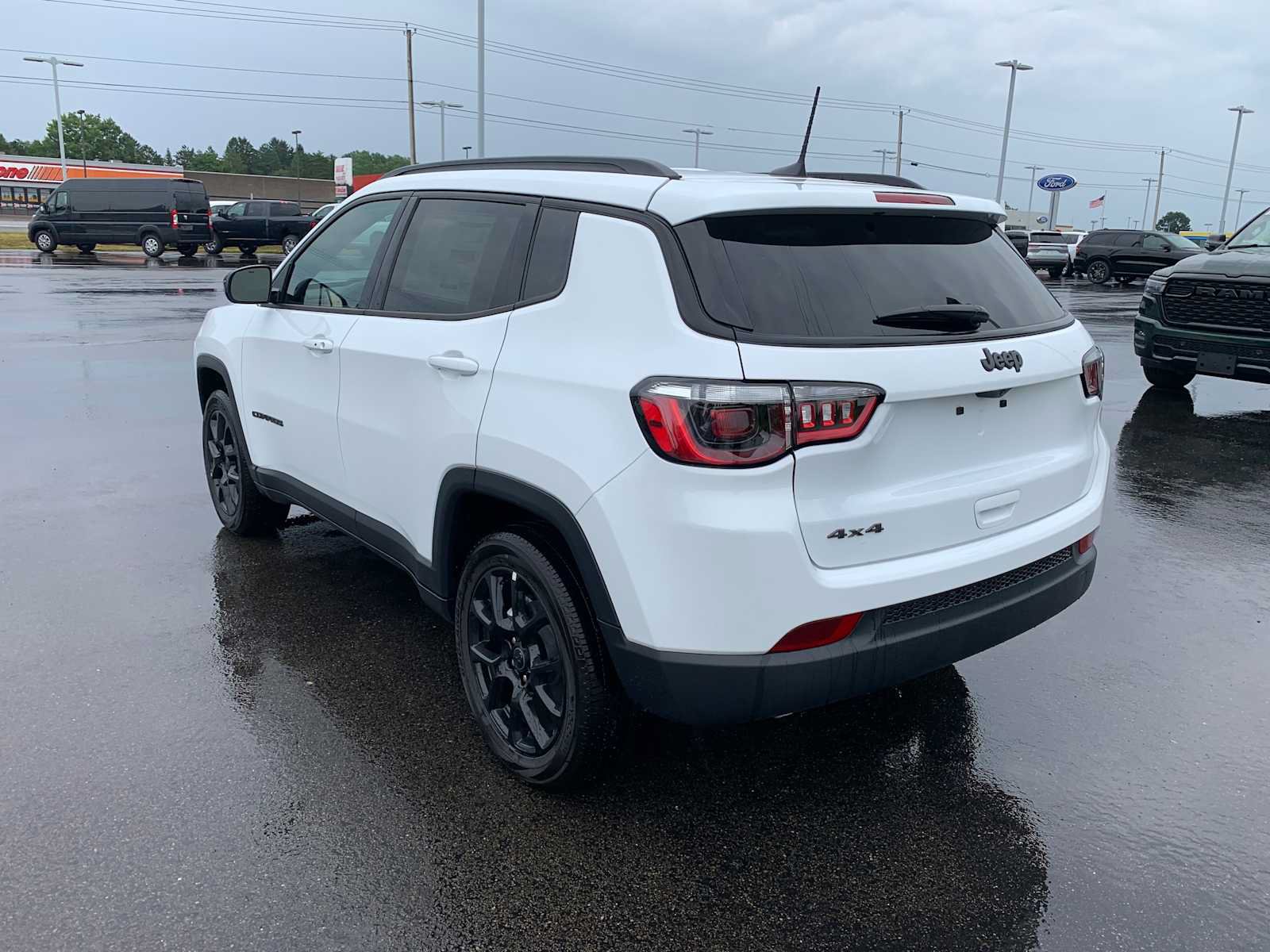 New 2026 Jeep Compass Latitude AWD/4WD image 7