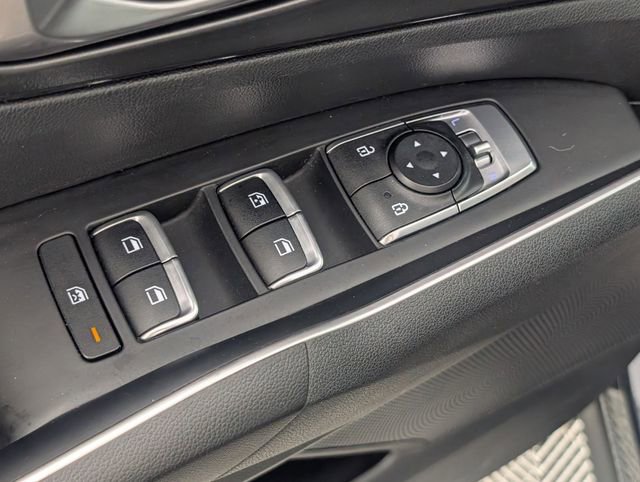 Used 2022 Kia Sorento LX image 11
