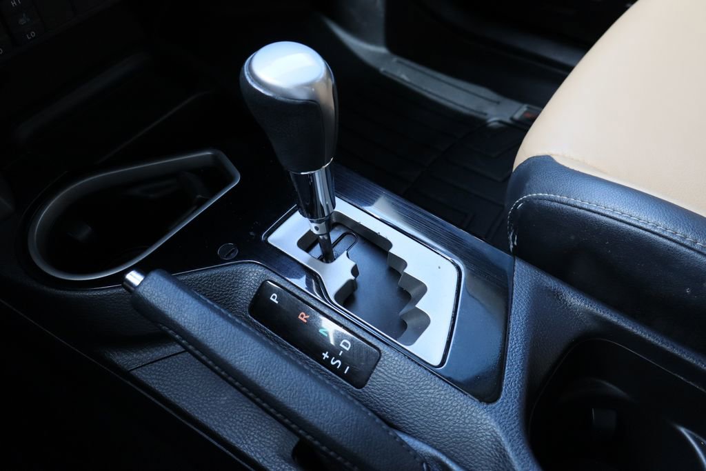 Used 2018 Toyota RAV4 Limited w/ Advanced Technology Package image 16