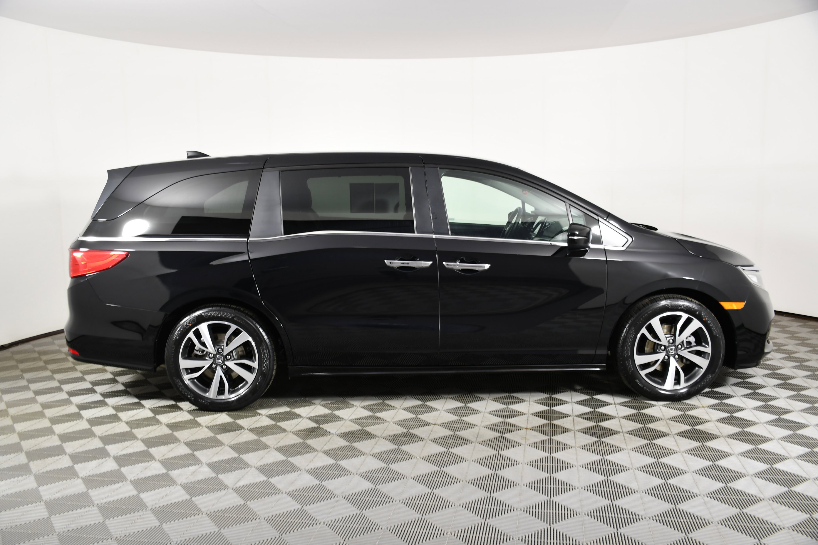 Certified 2023 Honda Odyssey Touring image 5