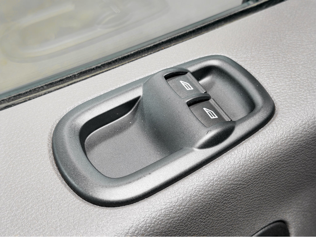 Used 2024 Ford E-Transit Low Roof RWD image 7