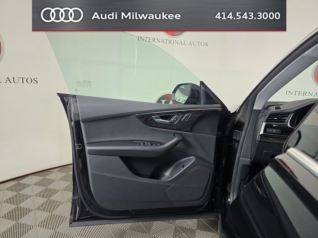 Used 2023 Audi Q8 Premium w/ Convenience Package AWD/4WD image 12