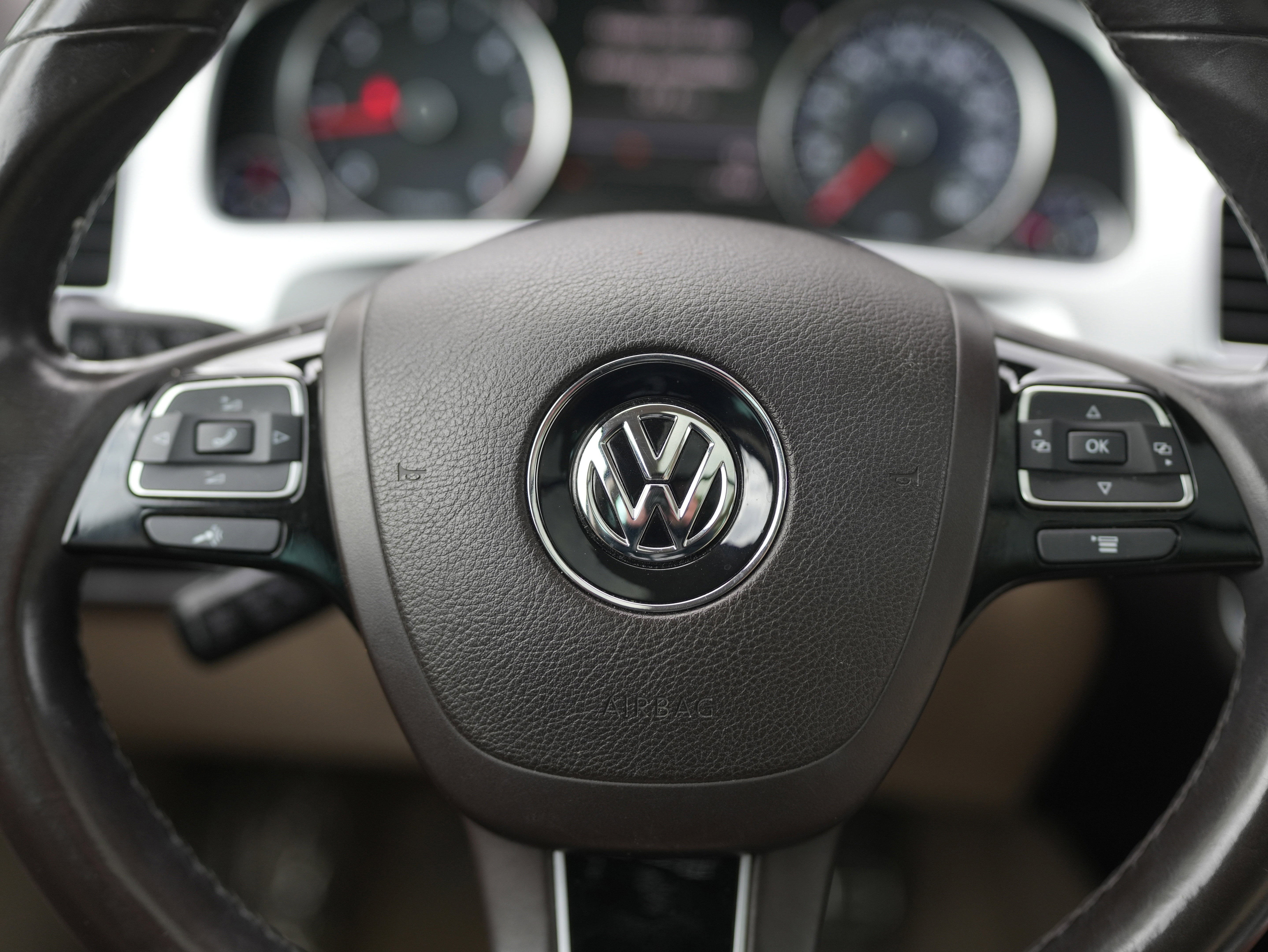 Used 2015 Volkswagen Touareg Executive AWD/4WD image 19