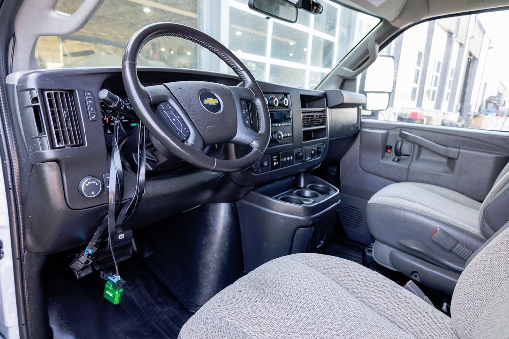 Used 2021 Chevrolet Express 3500 w/ Power Convenience Package image 9