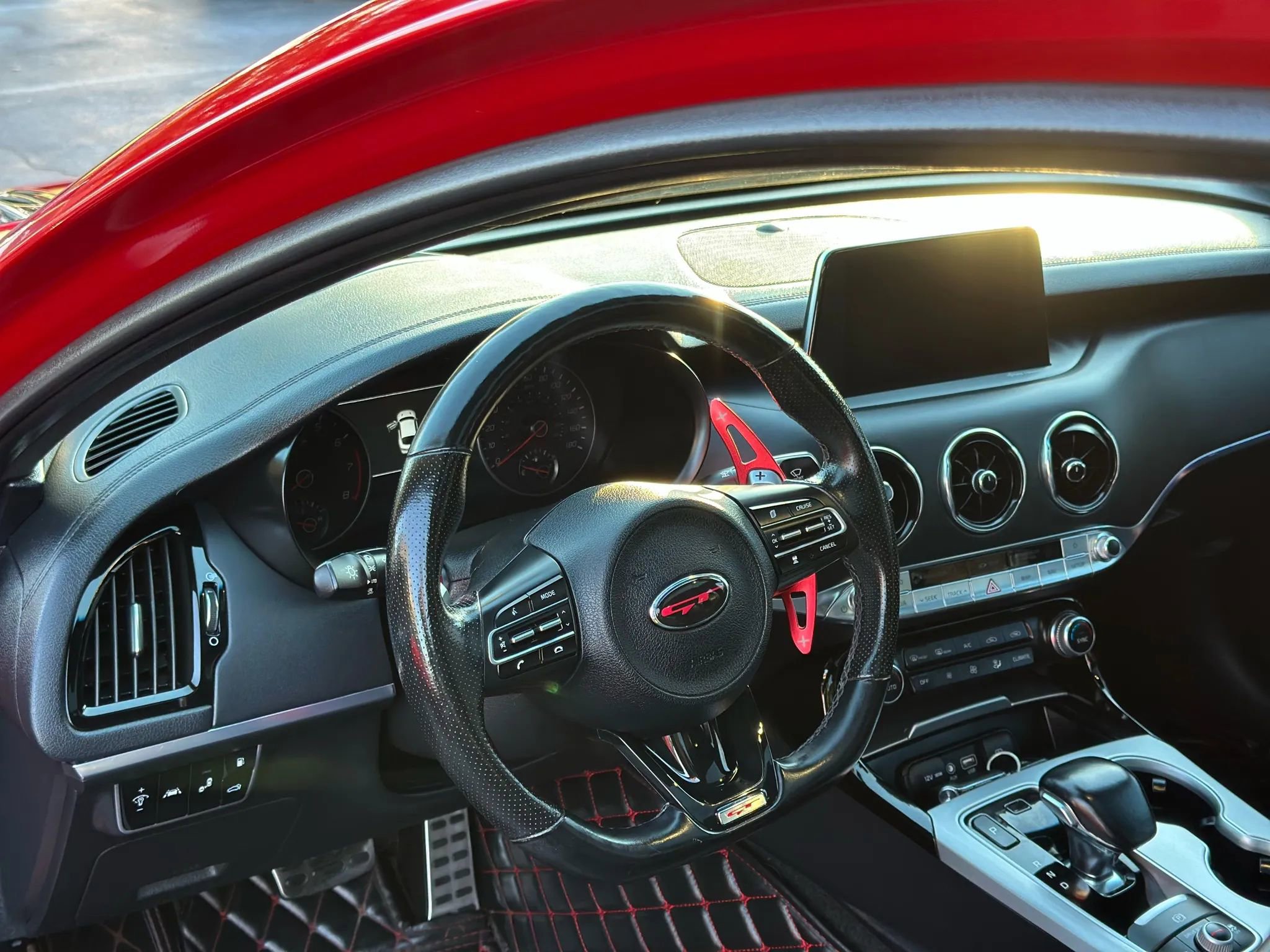 Used 2018 Kia Stinger GT2 image 16