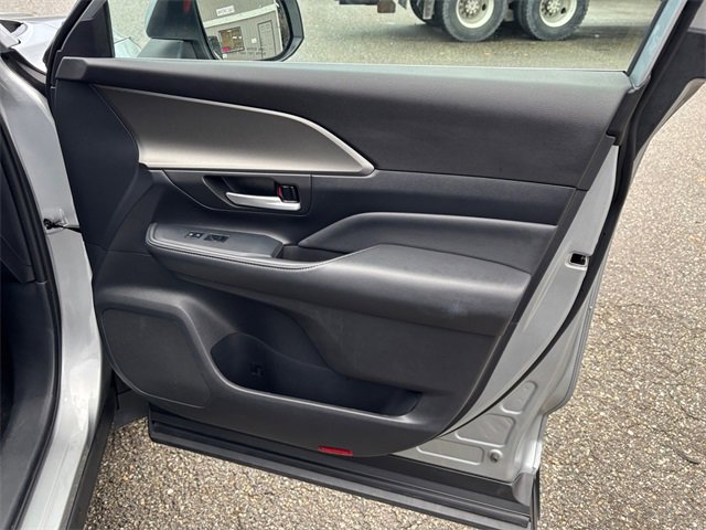 Used 2025 Toyota Grand Highlander AWD image 16