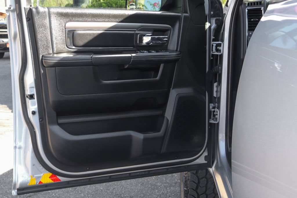 Used 2018 RAM 2500 Laramie w/ Sport Appearance Group AWD/4WD image 12