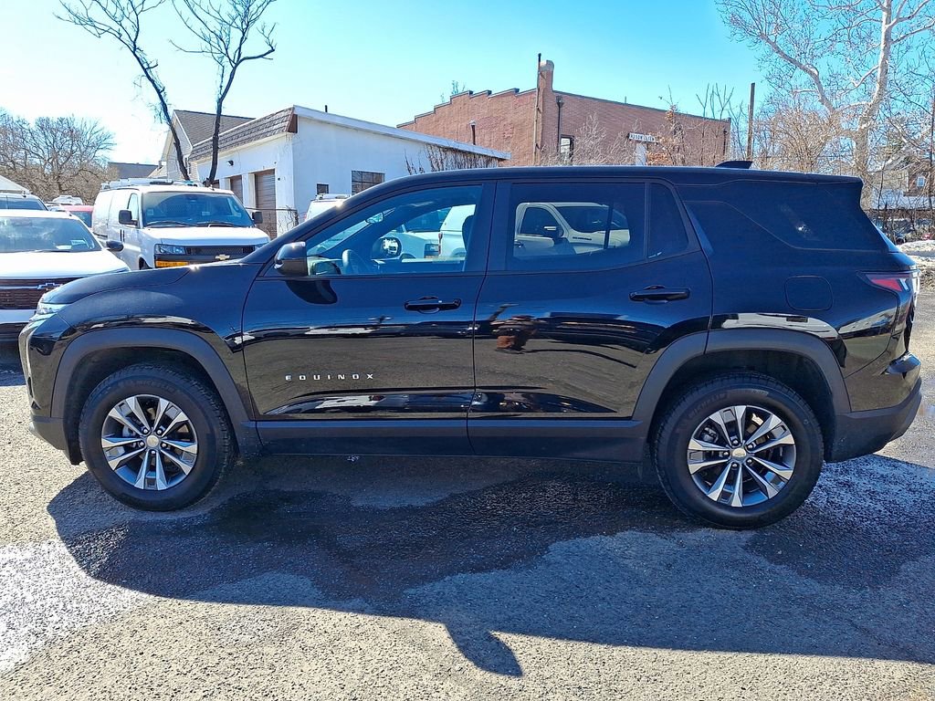 Used 2026 Chevrolet Equinox LT w/ Convenience Package II image 4