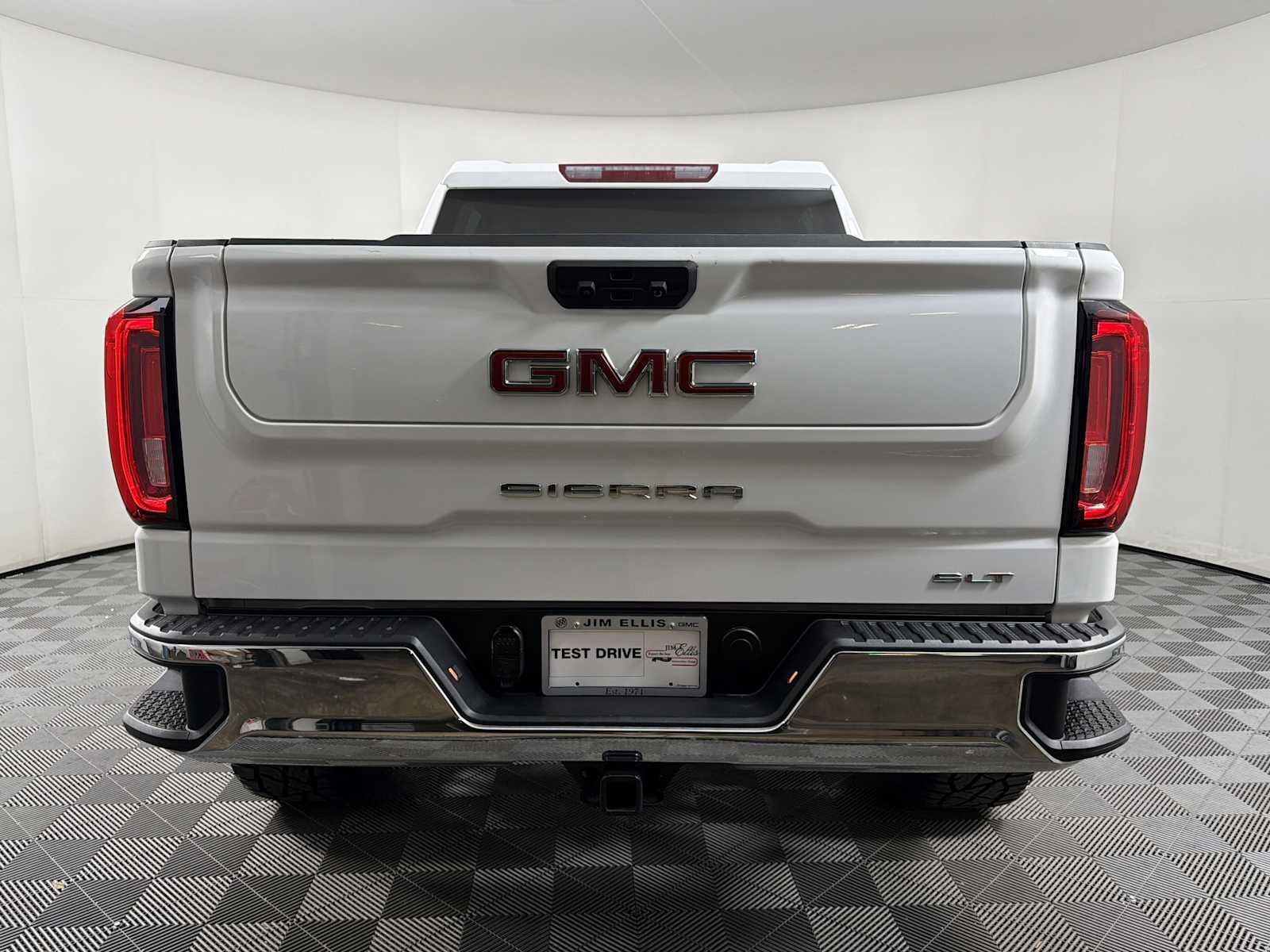 Used 2025 GMC Sierra 1500 SLT image 4