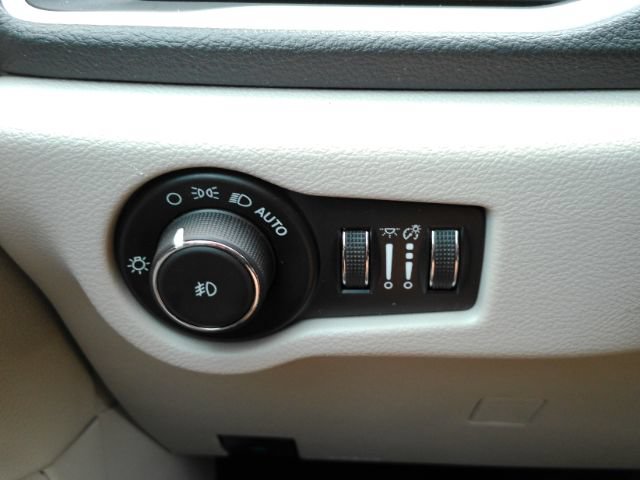 Used 2024 Chrysler Pacifica Limited FWD image 42