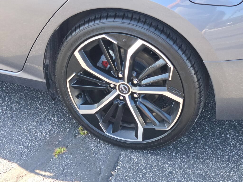 Used 2024 Nissan Altima 2.5 SR FWD image 24