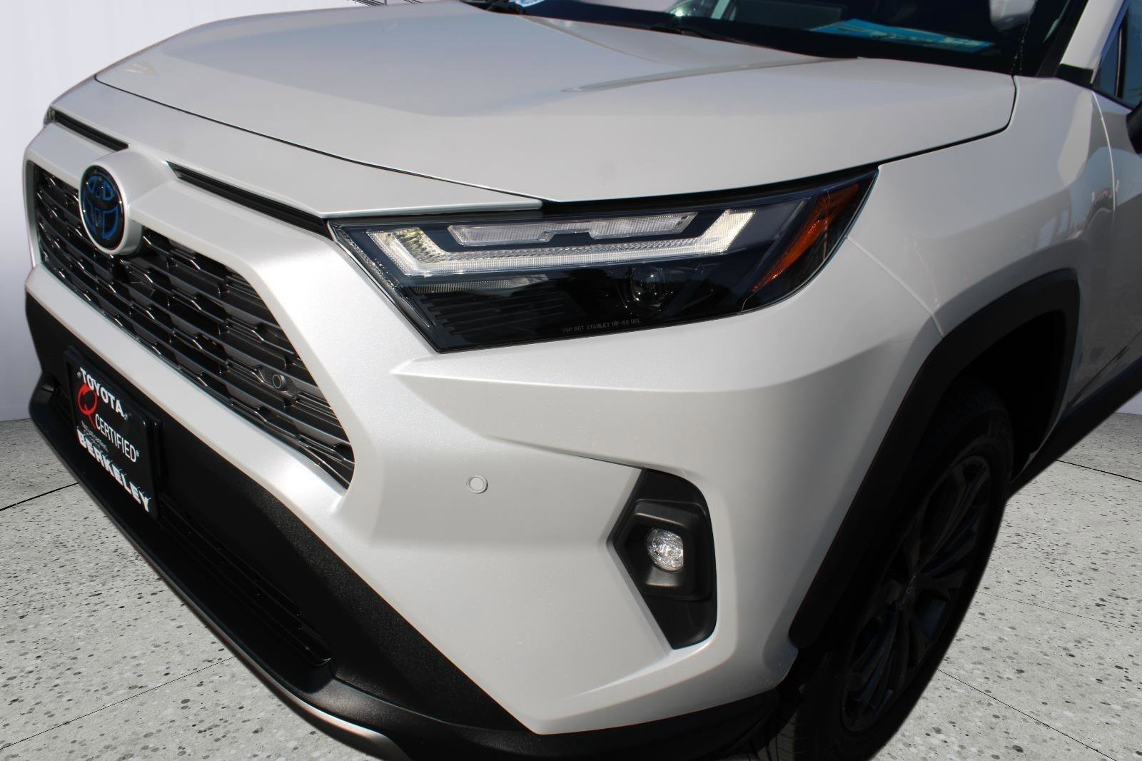 Used 2024 Toyota RAV4 Limited image 10