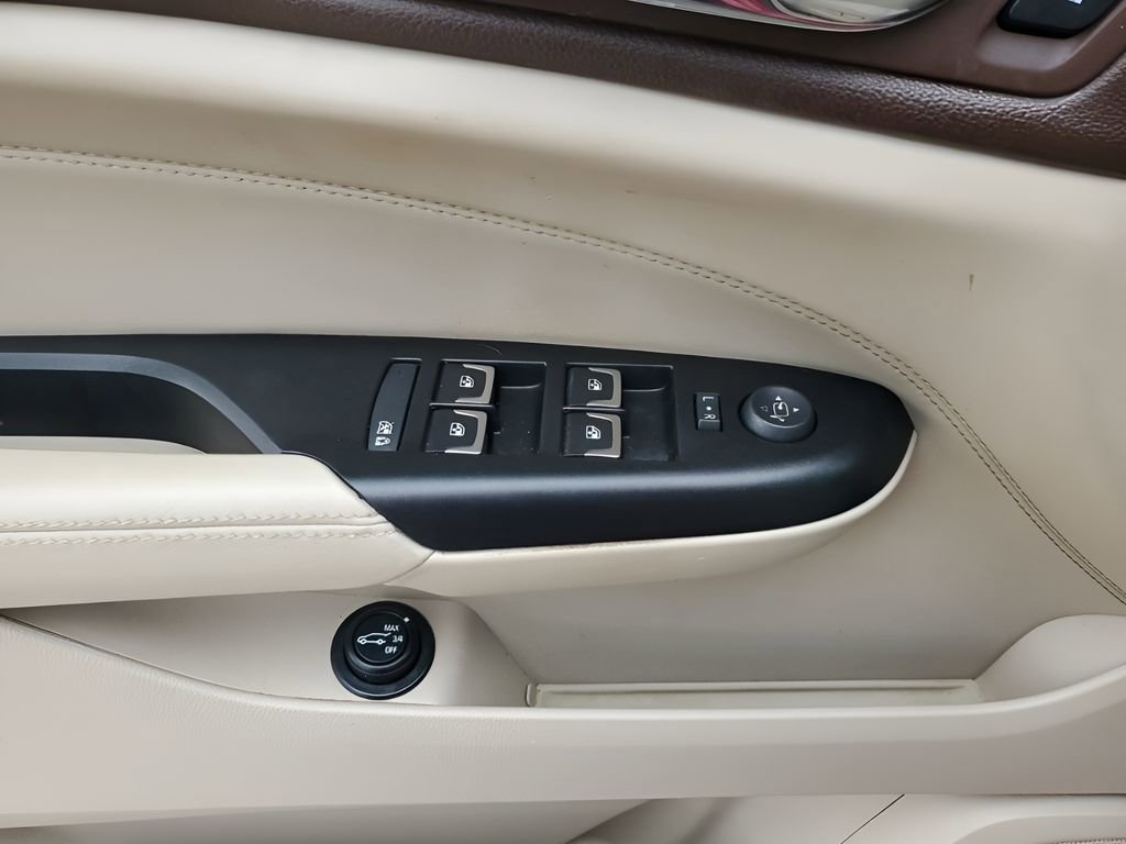 Used 2014 Cadillac SRX Premium image 28