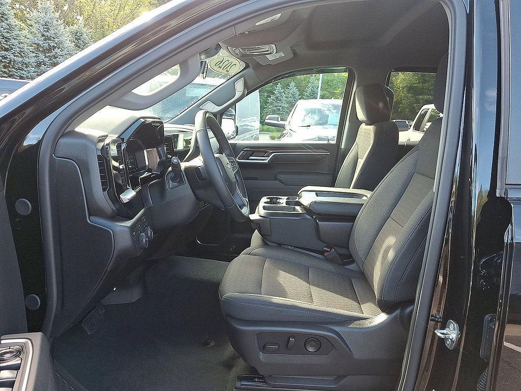 Used 2026 Chevrolet Silverado 1500 LT AWD/4WD image 11